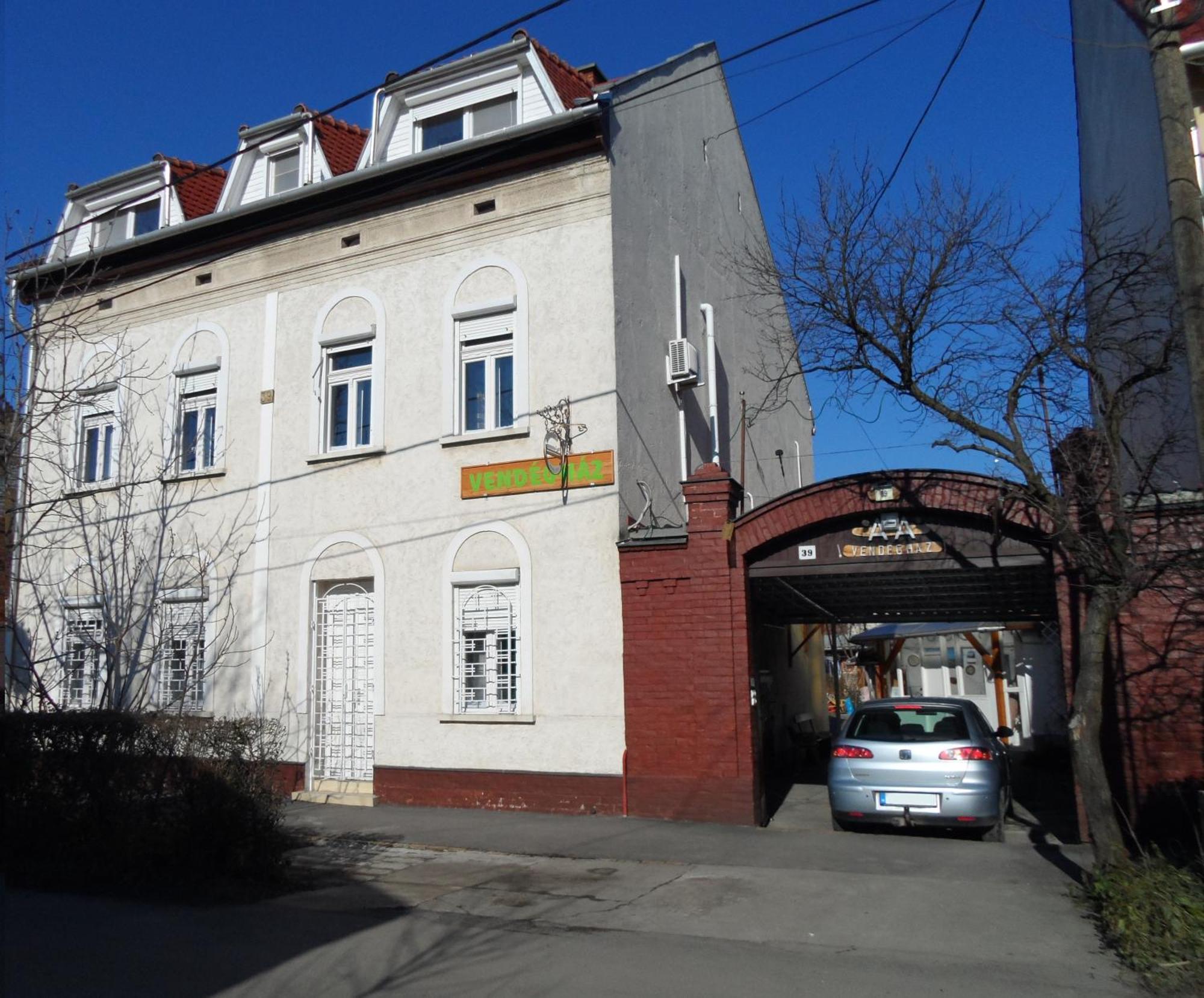 Garden Szivarvany Utcai Vendeghaz Szeged Eksteriør billede